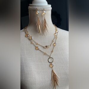 Necklace and earring set